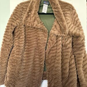 Patagonia Pelage Women's Tan Fleece Jacket- like new and so soft!